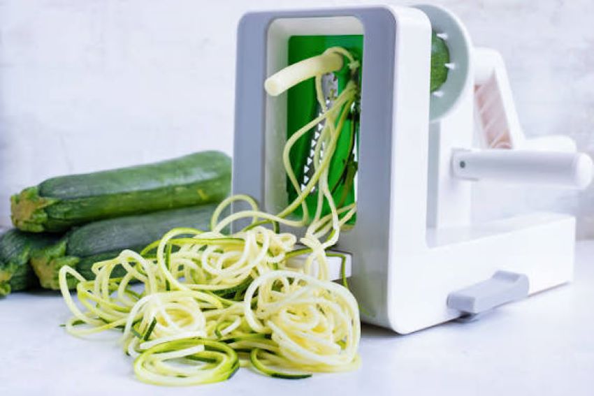 Durable vegetable spiralizer with spiralized vegetables in Illinois (IL)